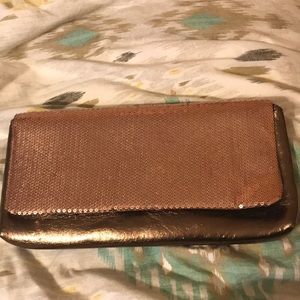 Bronze clutch